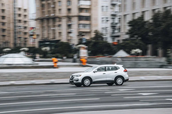 Ukraine Kiew Juni 2021 Silberner Nissan Rogue Auf Der Straße — Stockfoto