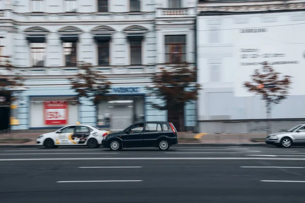 Ucrania Kiev Junio 2021 Automóvil Ford Fusion Negro Movimiento Calle —  Fotos de Stock