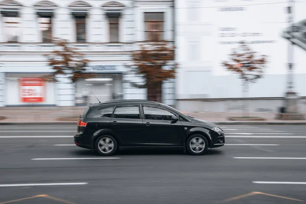 Ukrajina Kyjev Června 2021 Černé Sedadlo Leon Auto Pohybující Ulici — Stock fotografie