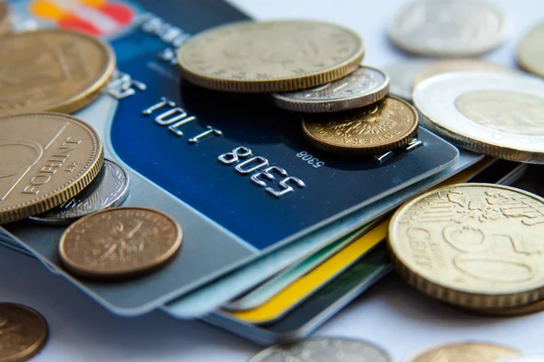 Credit card and coins — Stock Photo, Image