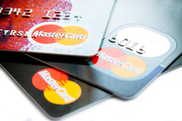 Στενή φωτογραφία από πιστωτικές κάρτες Visa και Mastercard — Φωτογραφία Αρχείου