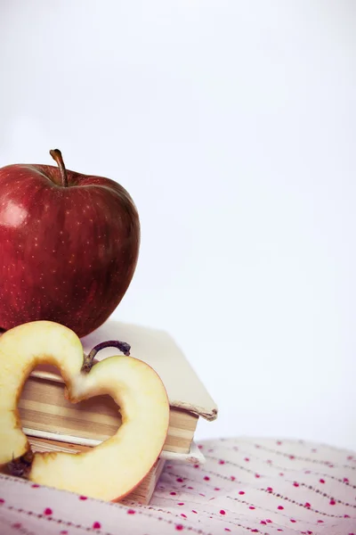 Äpplen på tyget — Stockfoto