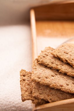 Tepsi ile crispbreads 