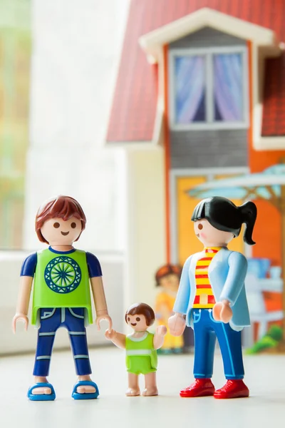 Little plastic toys of the family — Stock Photo, Image