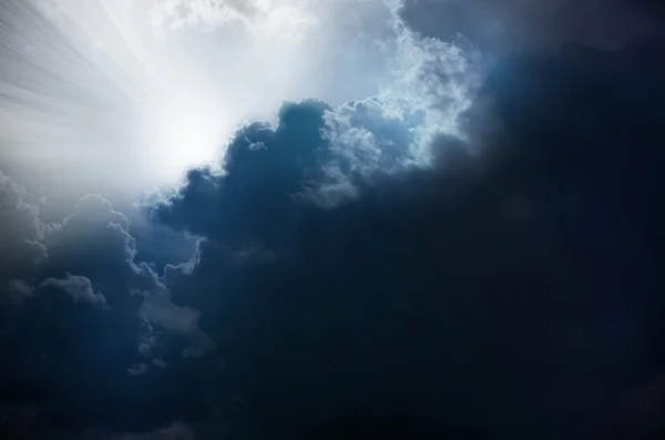 Sötét felhők villám-vihar előtt — Stock Fotó