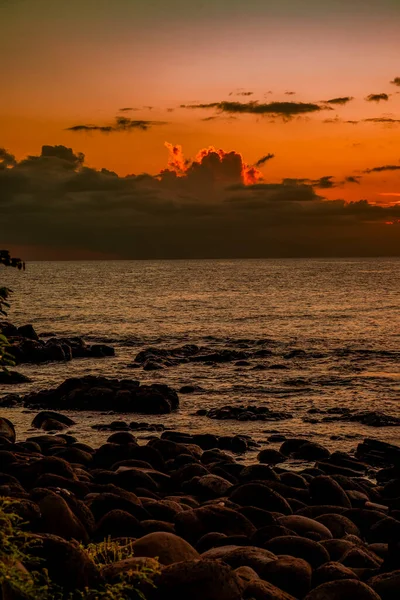 Закат Над Скалистым Пляжем Альбиона Западе Республики Маврикий — стоковое фото