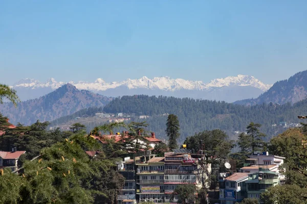 Shimla Tepe İstasyonu 'ndaki dağ ve vadiler, Himachal Pradesh, Hindistan