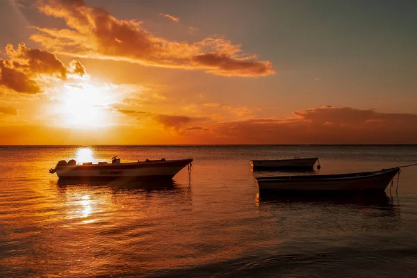 Bateau Pêche Sur Plage Albion Coucher Soleil Dans Ouest République — Photo