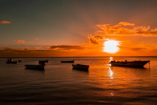 Bateau Pêche Sur Plage Albion Coucher Soleil Dans Ouest République — Photo