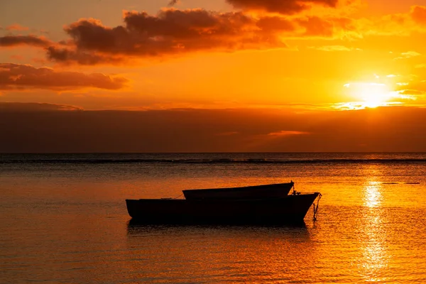 Bateau Pêche Sur Plage Albion Coucher Soleil Dans Ouest République — Photo