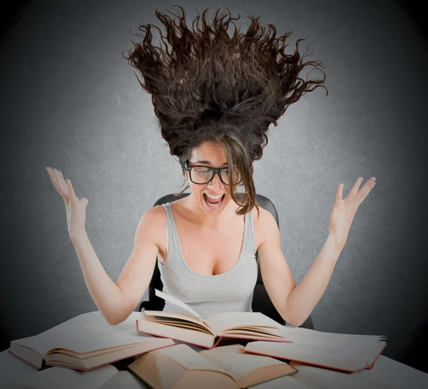 Woman screaming front books — Stock Photo, Image