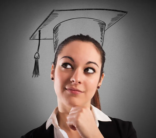 Mujer con sombrero de graduación de dibujo — Foto de Stock