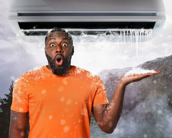 The air conditioner puts very fresh air and it seems to stay in the mountains — Stock Photo, Image