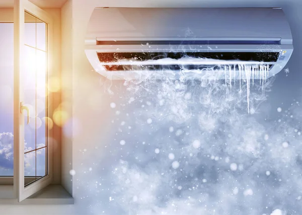 The air conditioner puts very fresh air in the room in a hot day — Stock Photo, Image