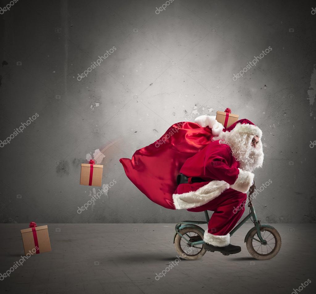 Velo Pere Noel Images Libres De Droit Photos De Velo Pere Noel Depositphotos