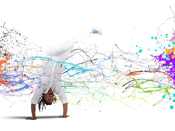 Hombre brasileño bailando capoeira — Foto de Stock