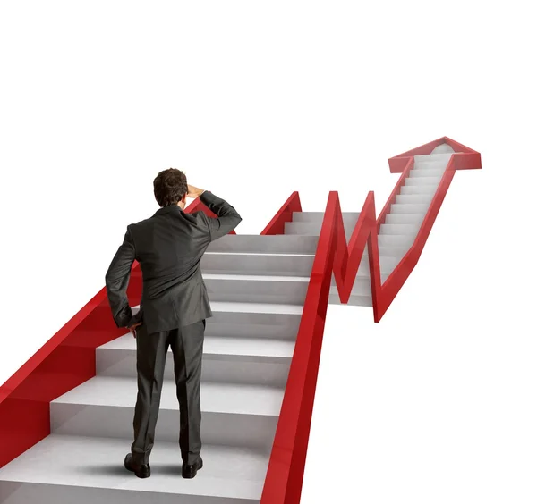 Бизнесмен поднимается по лестнице к успеху — стоковое фото