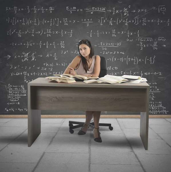 Bella insegnante di matematica — Foto Stock