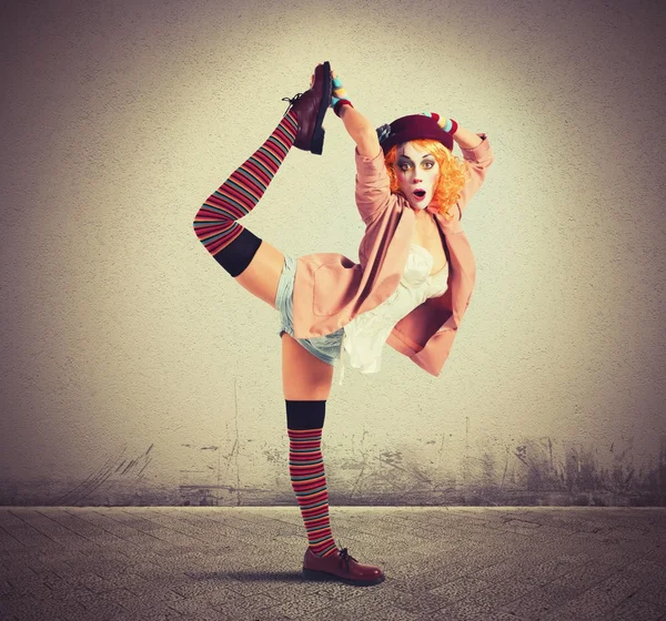 Extravagante en verbazingwekkende clown — Stockfoto