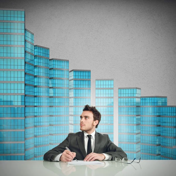 Businessman signing the contract — Stock Photo, Image