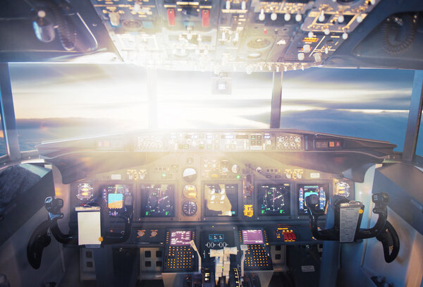 Управление пилотами в самолётах
