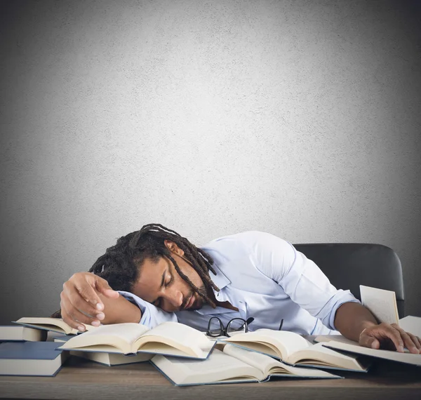 Cansado professor adormece — Fotografia de Stock