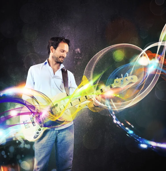 Man playing on electric guitar — Stock Photo, Image