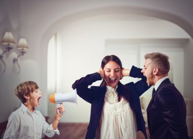 Kavgalar ve çığlıklar evde