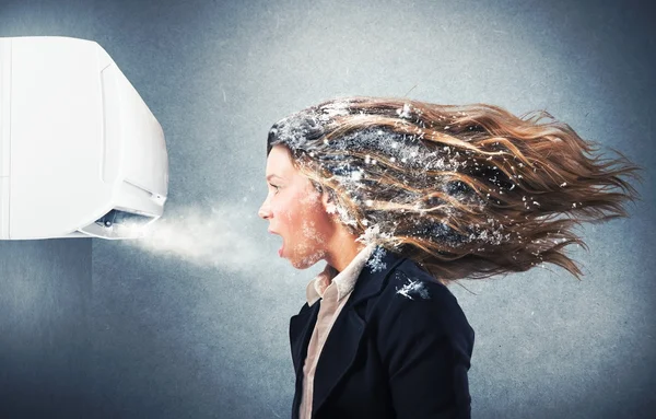 Жара вентилятор. Можно простудиться от вентилятора. Можно простудиться от вентилятора. Под кондиционером. Венти.