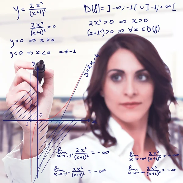 Mulher resolver uma função matemática complicada — Fotografia de Stock