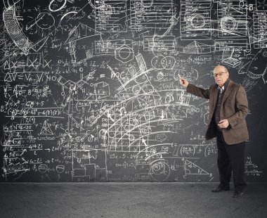 Karmaşık bir ders dahi yaşlı öğretmen açıklar