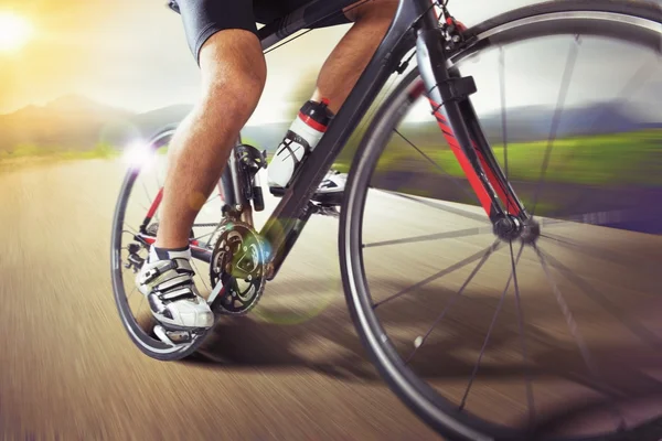 Mountain bike corre rápido — Foto de Stock