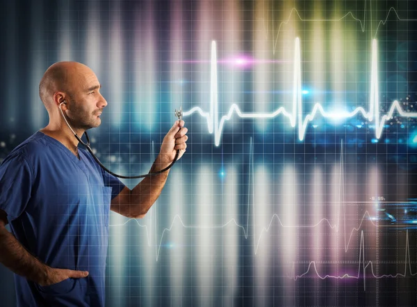 Nurse supports a stethoscope on heartbeat — Stock Photo, Image