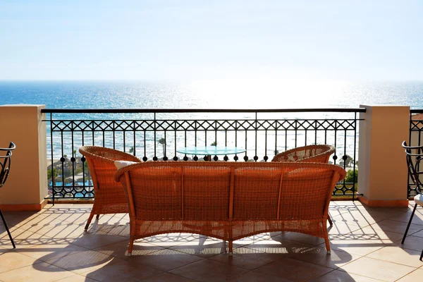 Terraza con vistas al mar de hotel de lujo, Peloponnes, Grecia —  Fotos de Stock