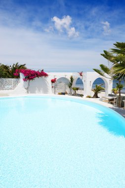 Yüzme Havuzu yakınındaki beach, Santorini Island, Yunanistan