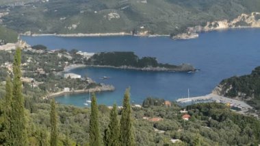 Görünümü bir koyda bir kalp şeklinde ve beach, Corfu, Yunanistan