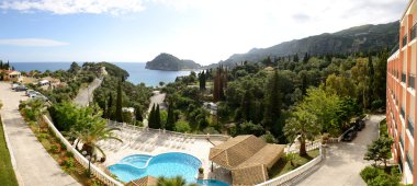 Görünümü üzerinde bir koyu ve Plajı, Corfu, Yunanistan