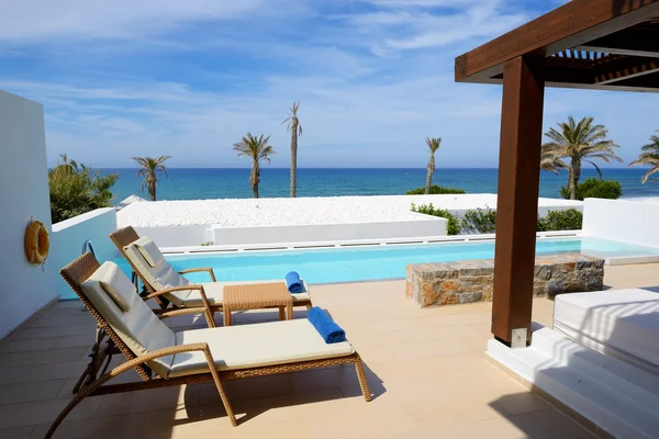 Piscina en villa de lujo, Creta, Grecia —  Fotos de Stock