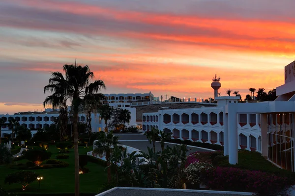 Tramonto presso l'hotel di lusso, Sharm el Sheikh, Egitto — Foto Stock