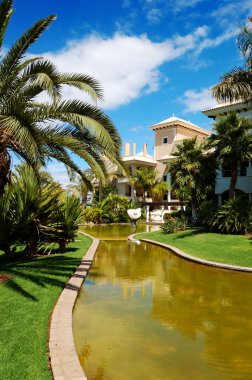 Lüks otelin dinlenme alanı, Tenerife Adası, İspanya
