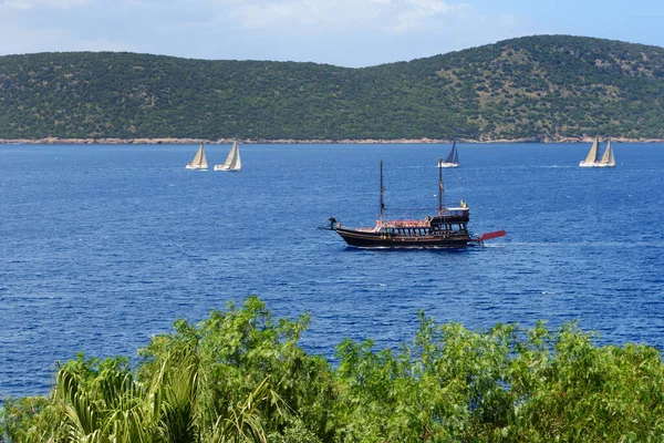 Recreation Yacht Tourists Beach Luxury Hotel Bodrum Turkey — Fotografia de Stock