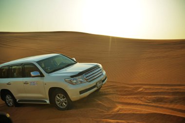 DUBAI, BAE - 12 Eylül 2013 Dubai, BAE 'deki Dubai çöl gezisi turistlerin başlıca ilgi odağı.