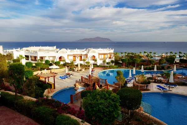 Budova Bazény Jsou Blízkosti Pláže Luxusního Hotelu Sharm Sheikh Egypt — Stock fotografie