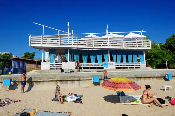 Chornomorsk Ukraine August Ресторан Відкритому Повітрі Люди Пляжі Серпня 2021 Стокове Фото