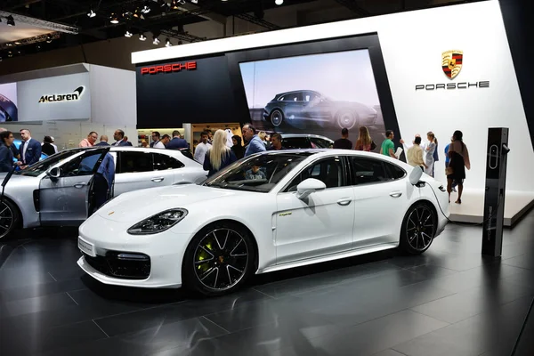 Dubai Émirats Arabes Unis Novembre Porsche Panamera Hybrid Sera Salon — Photo