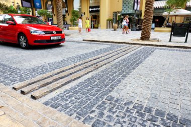 Dubai, Birleşik Arap Emirlikleri - 11 Eylül: jumeirah beach residence, yürüyüş 