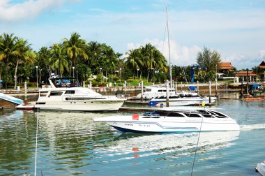 Koh phi phi, Tayland - 13 Eylül: boat lagoon marina ve yas