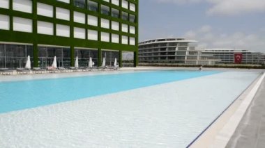 Bina ve Yüzme Havuzu, modern lüks otel, antalya, Türkiye sol kaydırma