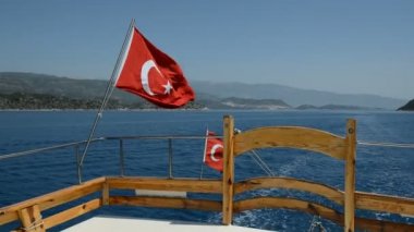 Türk bayrağı yatta, Antalya, Türkiye