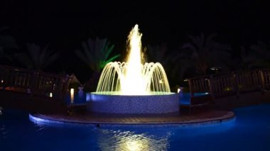 Yüzme Havuzu gece aydınlatma, antalya, Türkiye'de lüks otel çeşme